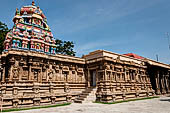 The great Chola temples of Tamil Nadu - The Sri Ranganatha Temple of Srirangam. A subsidiary shrine to the west of the fourth courtyard. 